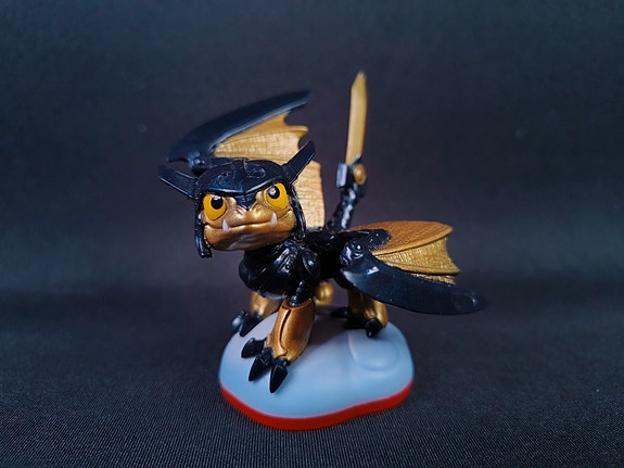Legendary Blades - Skylander