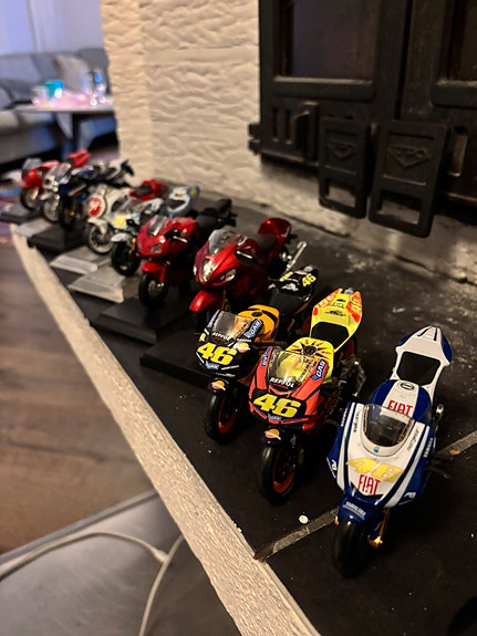 1/18 Moottoripyörät Pienoismallit