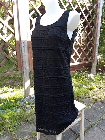 Kaunis Premoda pitsimekko M/L