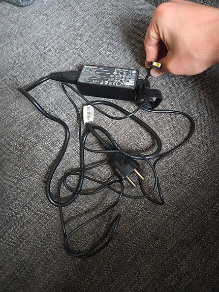 Lenovo virtalähde/adapteri (20volttia) ADLX45NDC3A