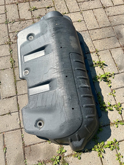 Volvo V70 mk2 Tavaratilan alusmuovi