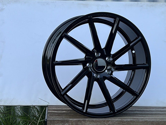 vanteet 19" VOSSEN CVT GLOSS BLACK