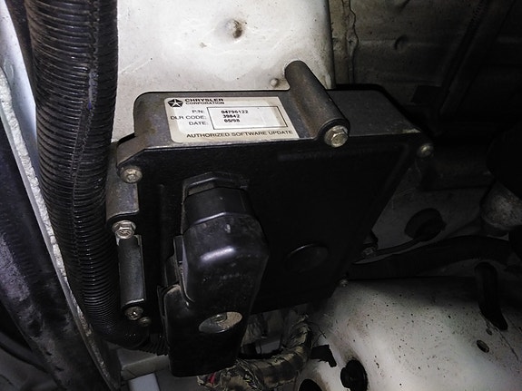 Chrysler automaattivaihteiston ohjausyksikkö