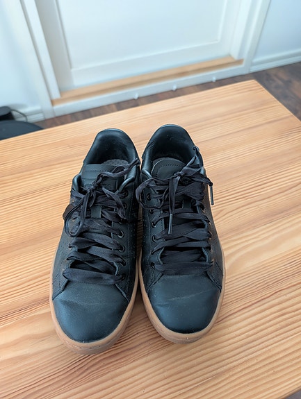 Adidas vapaa-ajan kengät