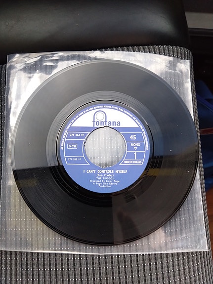 The Troggs 7" I can't controle myself