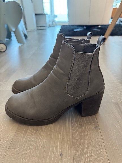 Nilkkurit harmaat 40