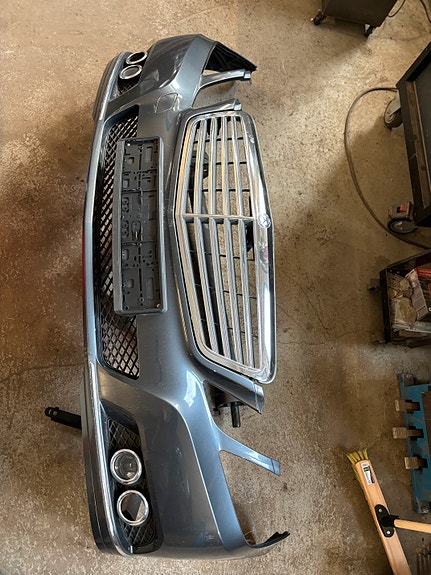 Mercedes E w212 etupuskuri