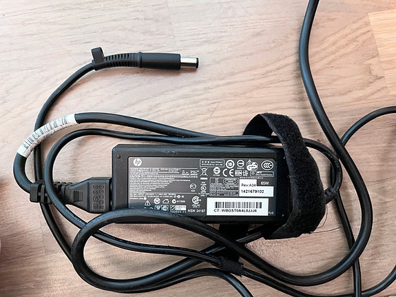 Hp laturi 65W