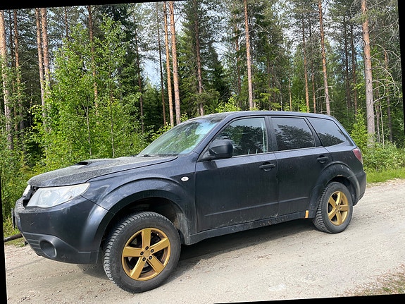 subaru forester vm2009 2,0TDi osina tai kokonaisena