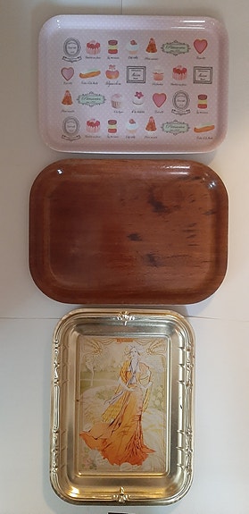 3x tarjotin: metallia puuta (Backman) muovia