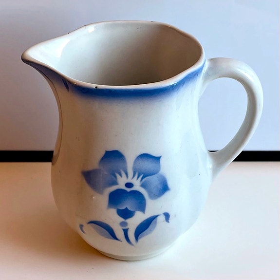 Arabia Nina kaadin / maitokannu 1/2L korkeus 12,5 cm
