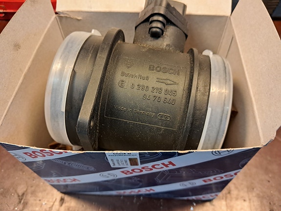 VOLVO V70 II (285) 2.5 TDI D5252T ilmamassamittari (0 280 218 045)