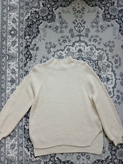 Valkoinen neule