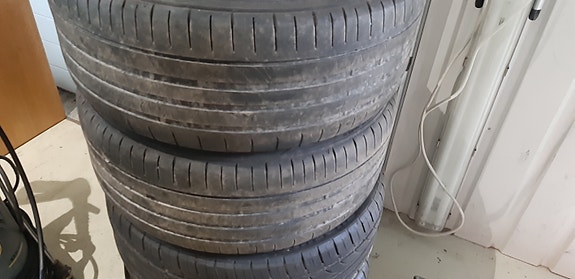 20 tuuman kesärenkaita 4 Kpl! VAIHDETAAN 225/50 R 17 HYVÄÄN KESÄRENKAASEEN!!