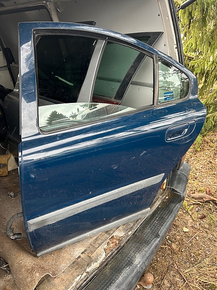 Volvo S60 vasen takaovi
