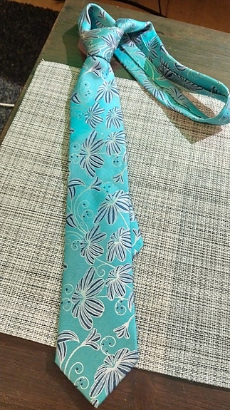 silkki kravatti (100%silk)