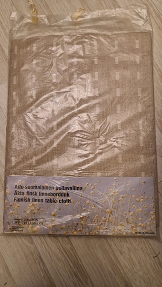 Jokipiin Pellava pöytäliina