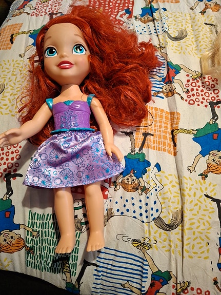 Ariel nukke