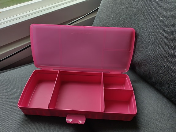 Uusi Tupperware Rasia