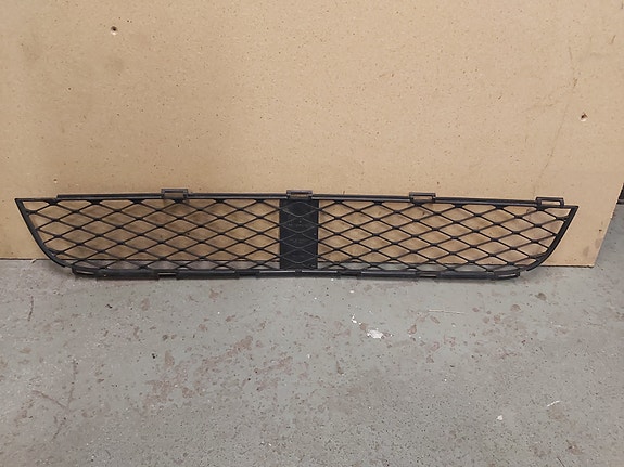 Toyota Yaris Verso ritilä