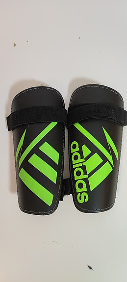 Adidas Säärisuojat
