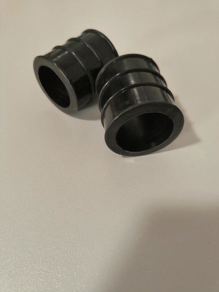 Yhdistysholkki pakoputkeen 28mm