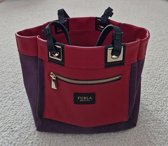 Nahkalaukku, Furla