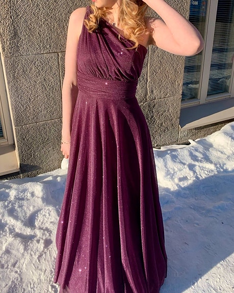 Violetti vanhojenmekko/iltapuku