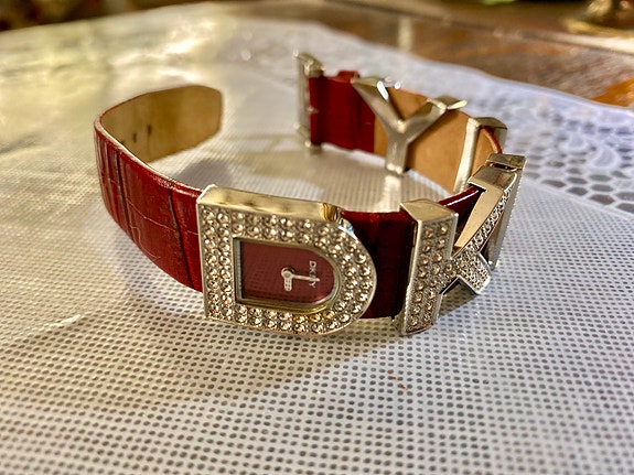 DKNY rannekello