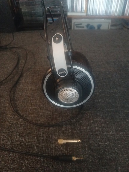 Kuulokkeet AKG K702