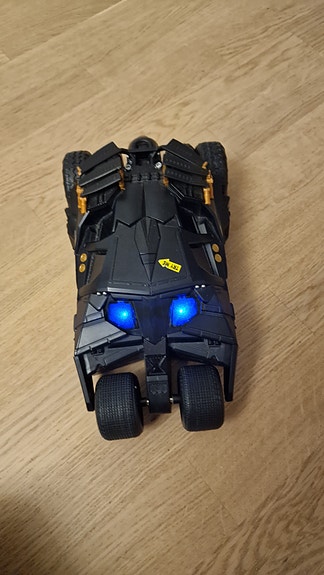 Batman leluauto musta valoineen