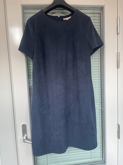 Sininen kotelomekko Esprit koko 44