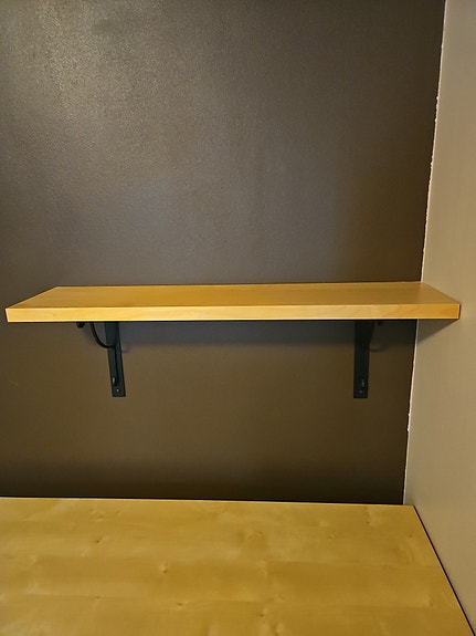 IKEA seinähylly
