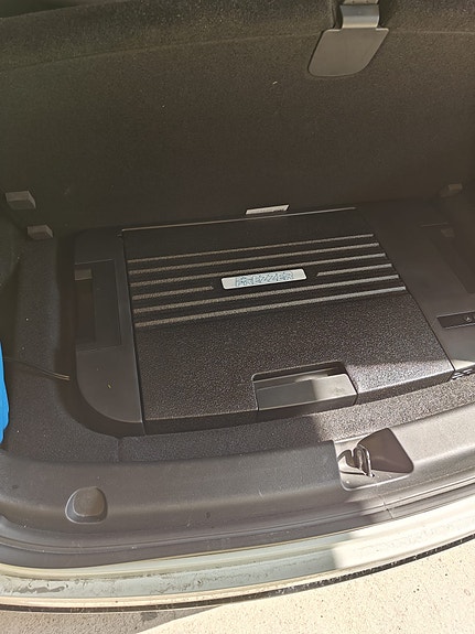 Vuokrataan matkajääkaappi Frezzer Tesla Y 35L 12/24V
