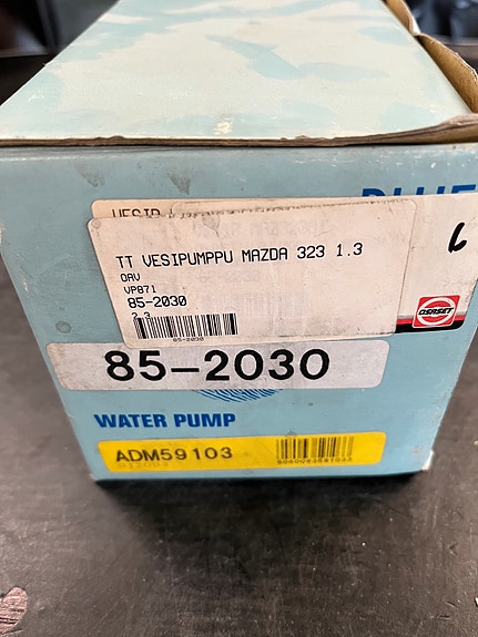 Vesipumppu Mazda 323