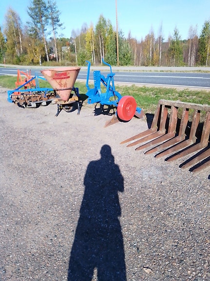 Fiskars 16'' yksisiipinen kyntöaura