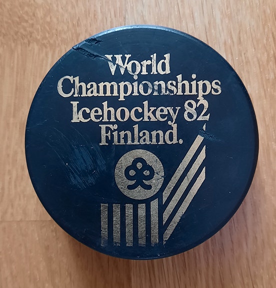 Jääkiekon vuoden 1982 MM kisojen virallinen kiekko