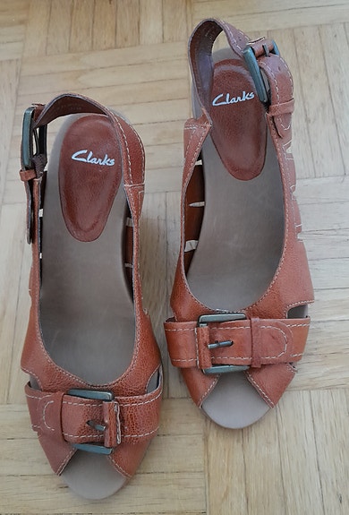 Clarks Sandaalit,kiilakorko k.38 ruskeat nahkaa
