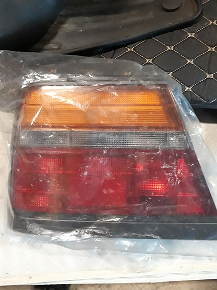 Uusi ford orinon takalyhty
