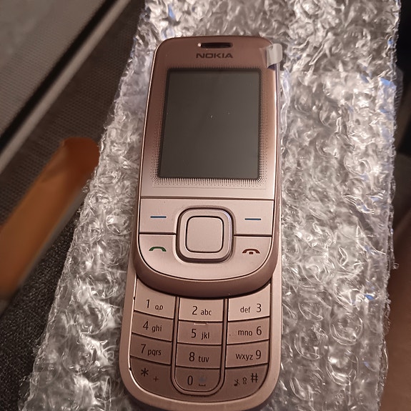 Nokia 3600slide+laturi