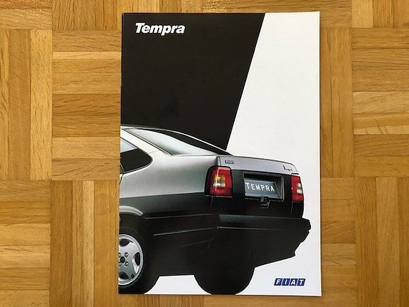Esite Fiat Tempra noin vuodelta 1992-1993