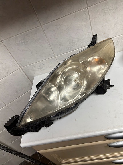 Mazda 5 vasen ajovaloumpio