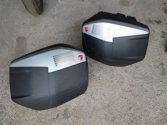 Ducati Multistrada suvulaukut