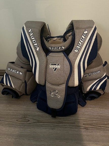 Vaughn maalivahdin rintapanssari