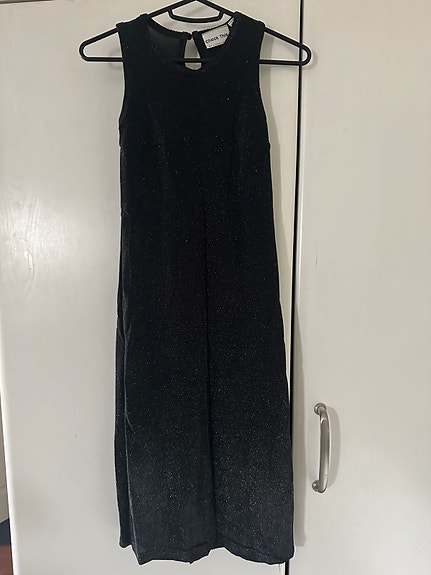Musta pitkä mekko 128cm