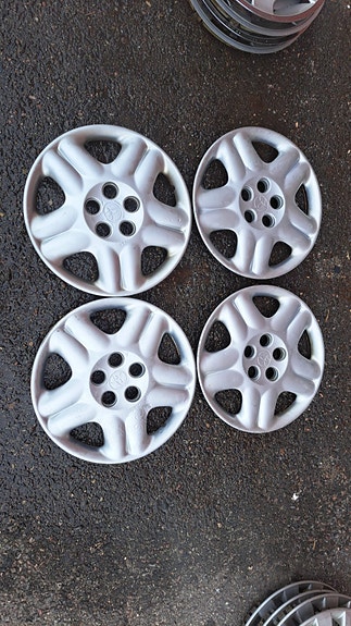 Koristekapseli Toyota 15"
