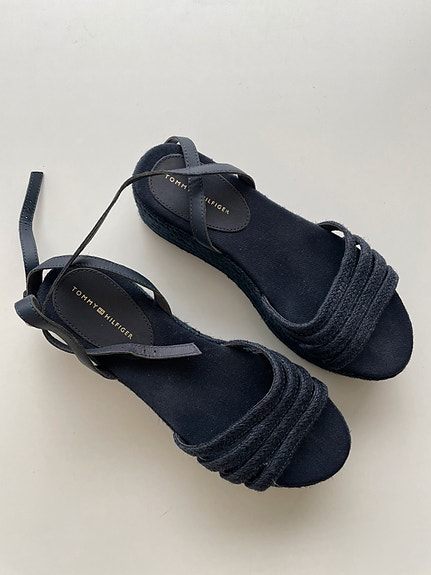 Tommy Hilfiger sandaalit, 38