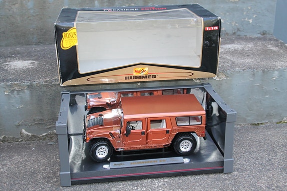 2002 Hummer H1 10v juhla pienoismalli 1:18 26cm metallinen keräilyauto paketissa