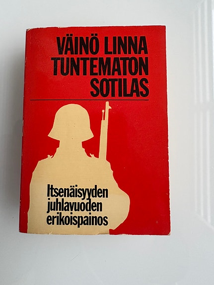 Tuntematon sotilas – Väinö Linna (pokkari / erikoispainos)