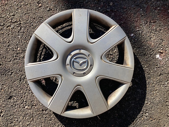 Mazda alkuperäinen pölykapseli 15” 1 Kpl